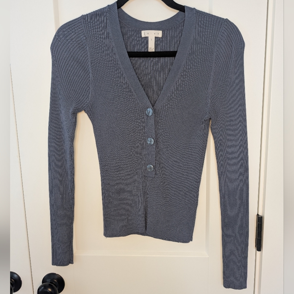 Gray Ribbed V Neck Button-Up Top